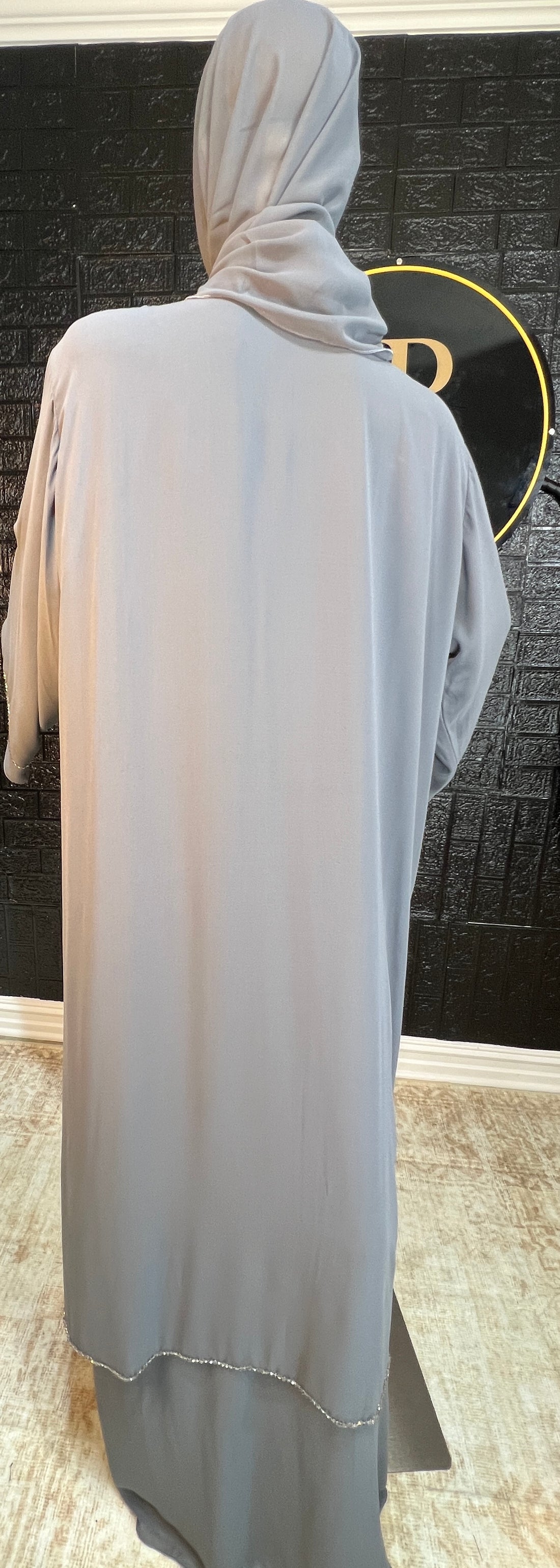Silver Serenity – Abaya