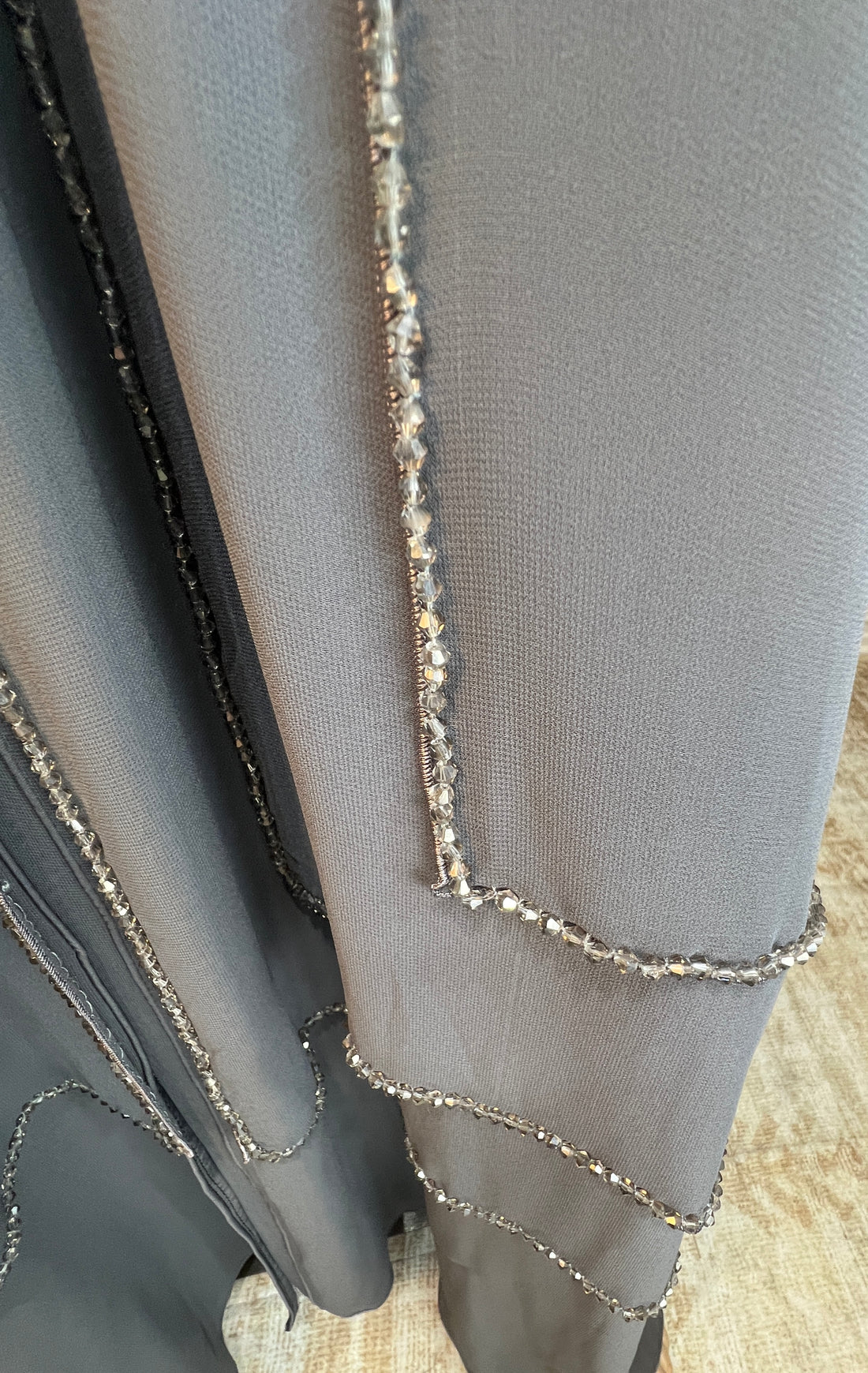 Silver Serenity – Abaya