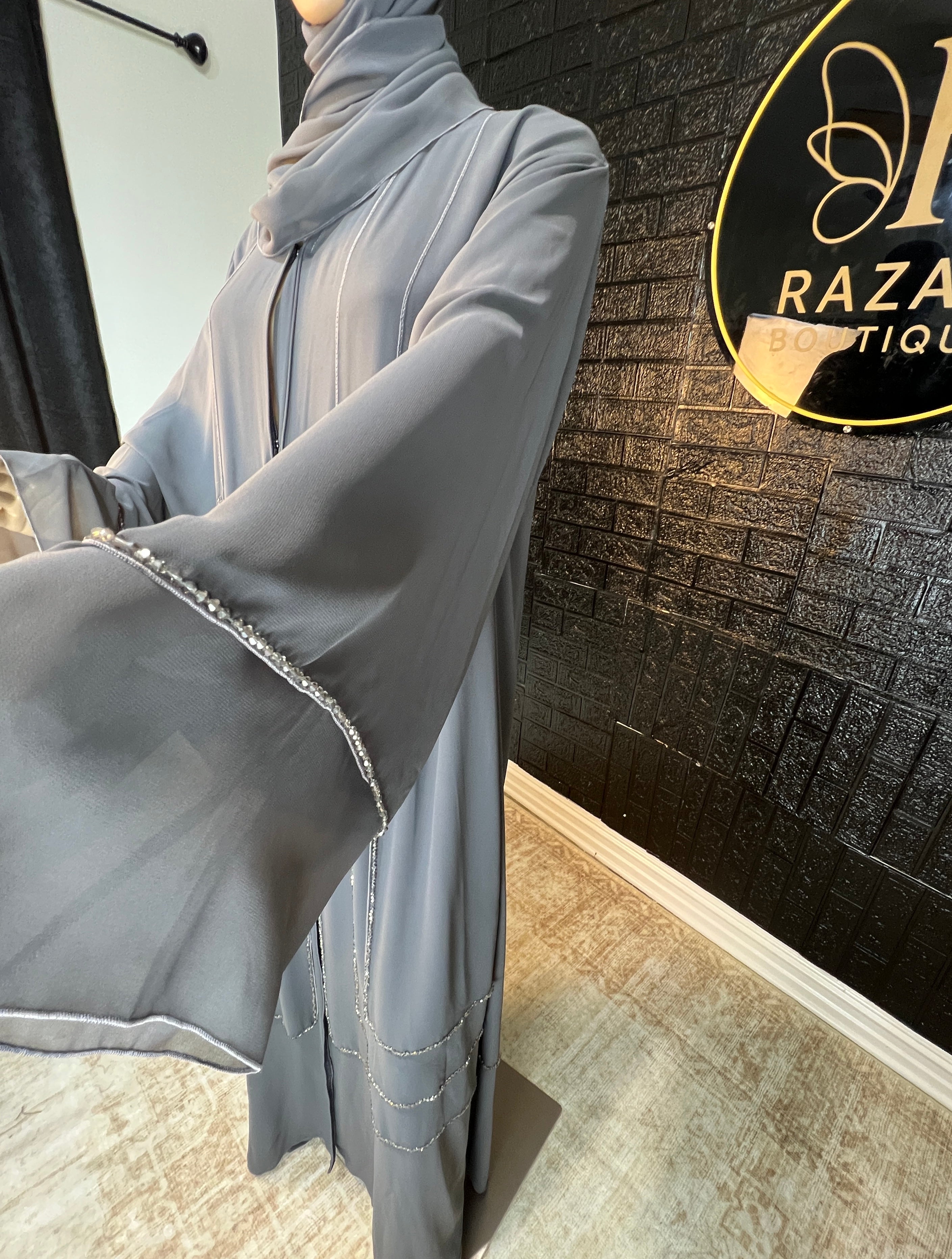 Silver Serenity – Abaya