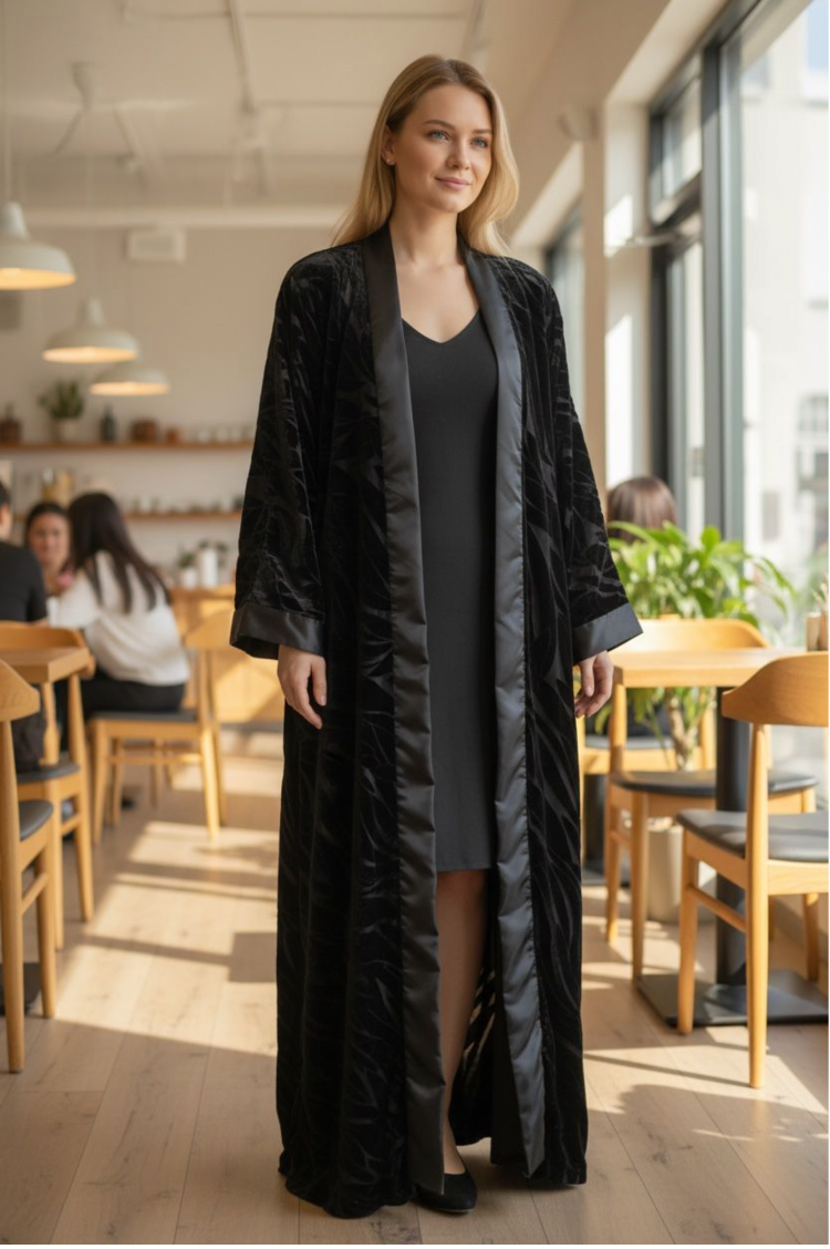 Noir Elegance Abaya
