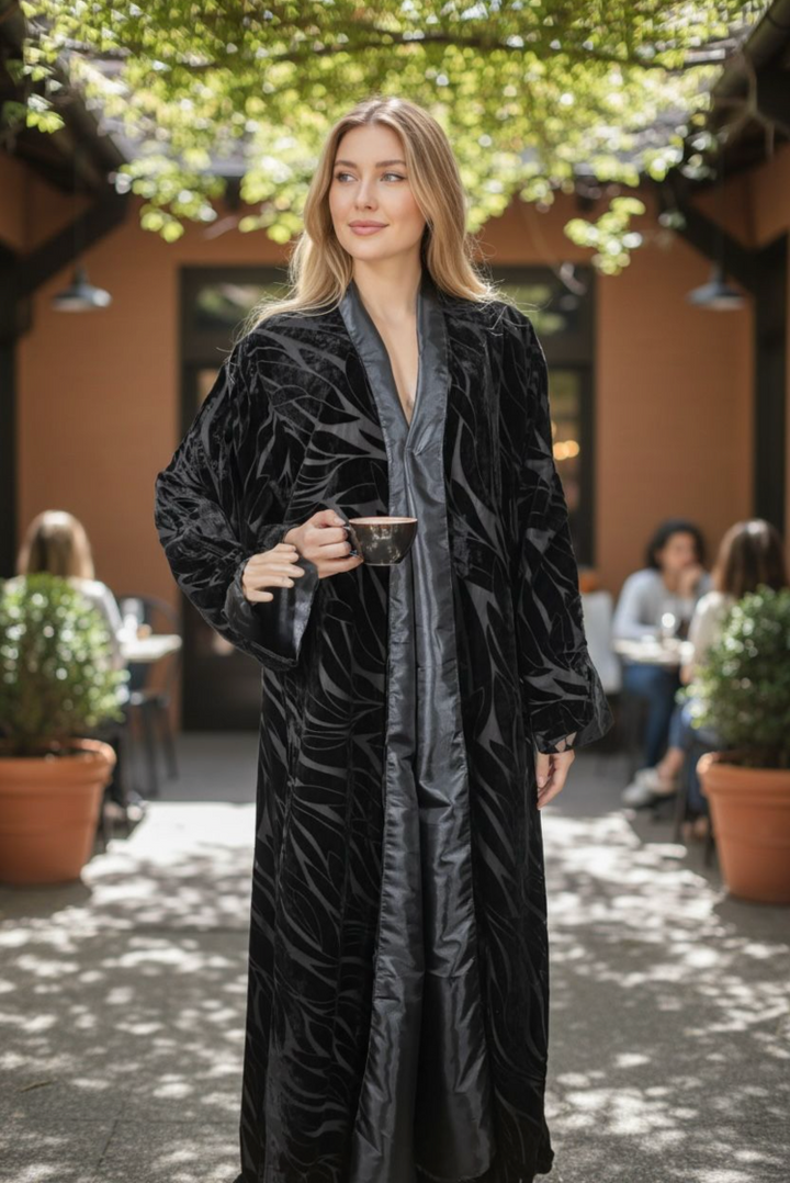 Noir Elegance Abaya