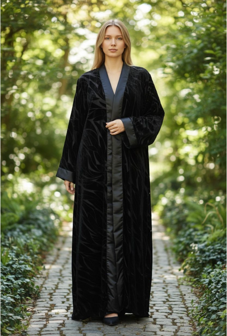 Noir Elegance Abaya